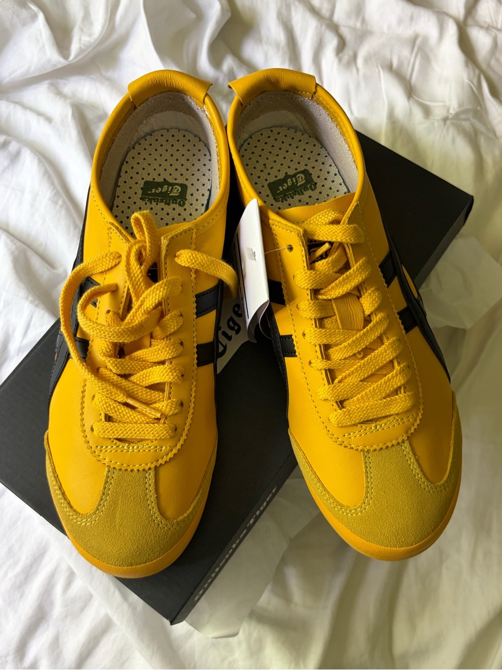 Onitsuka Tiger by Asics Mexico 66 womens Yellow & Black Sneakers - Picture 3 of 6